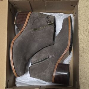 Clarks Womens Ankle Boots - Taupe Suede